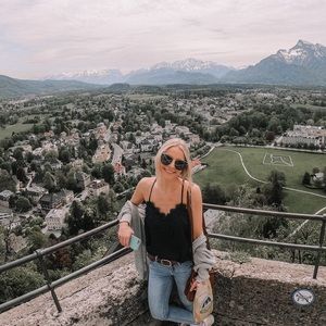 Meet your Posher, Emily